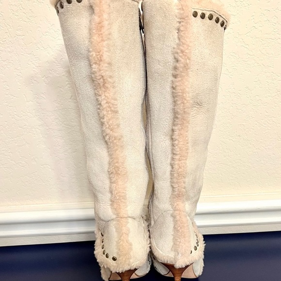 Jimmy Choo Beige Suede Shearling Studded High Heel Boots Sz38.5 - Picture 3 of 6